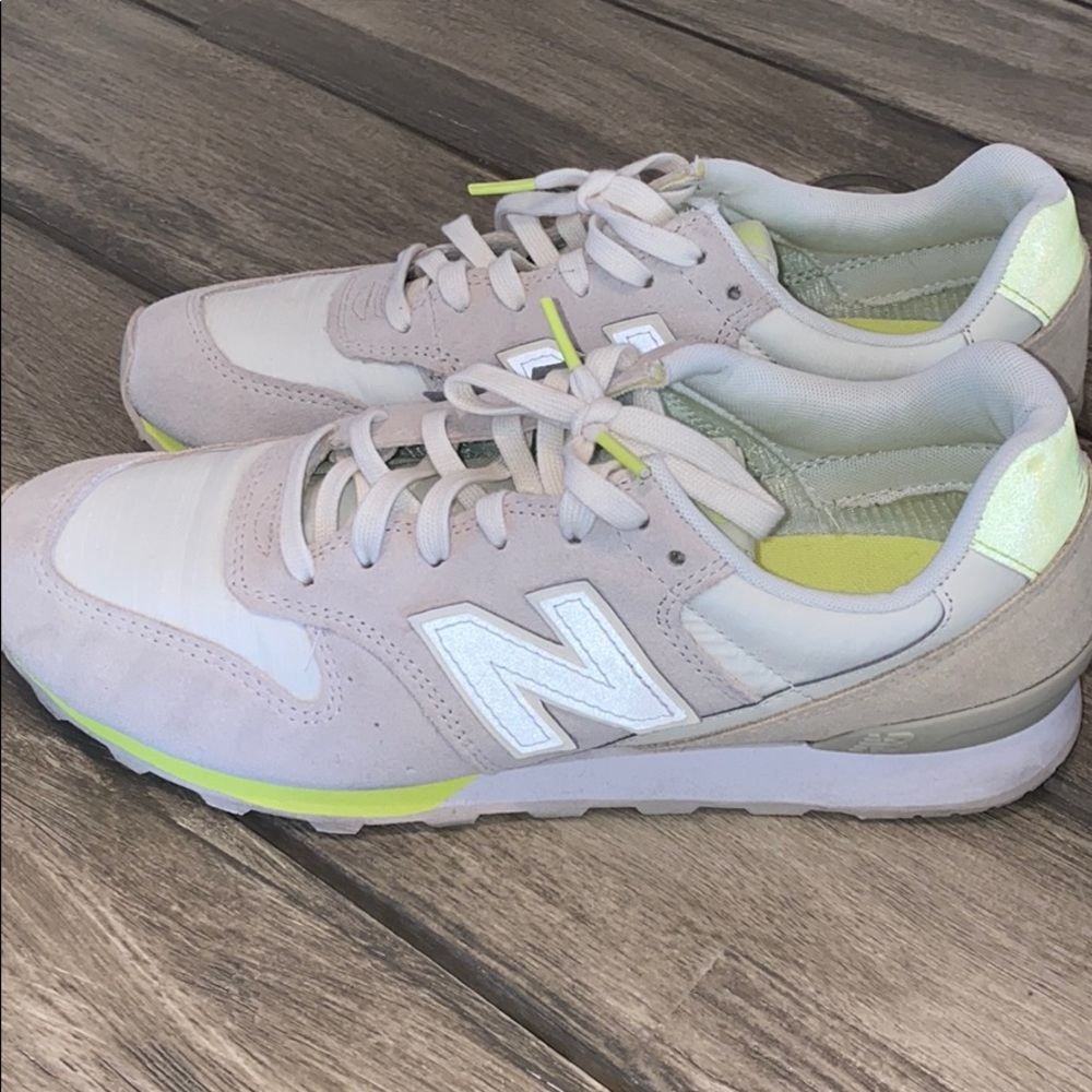 New balance 696